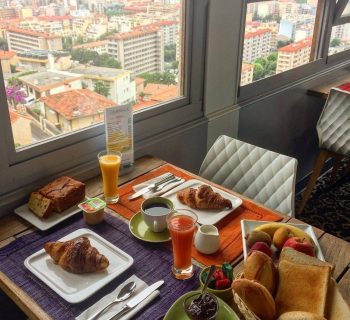 Petit déjeuner à l'hotel Panoramic Nice